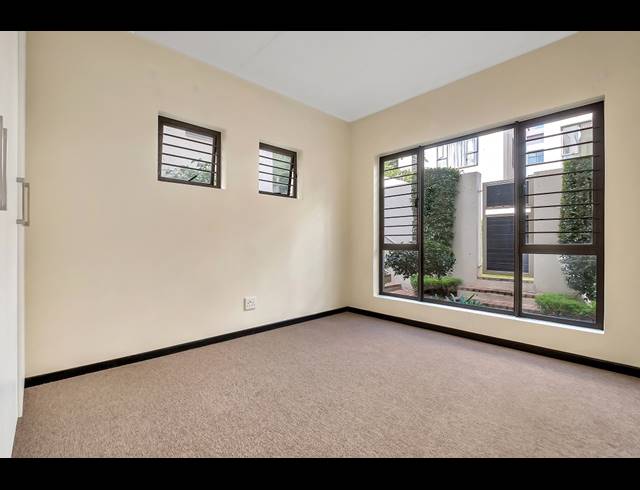 2 BEDROOM APARTMENT RENTED IN BRYANSTON